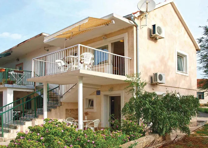 アパート Lxvii *