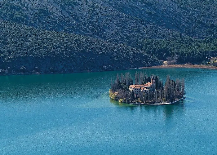 アパート Lxvii Raslina